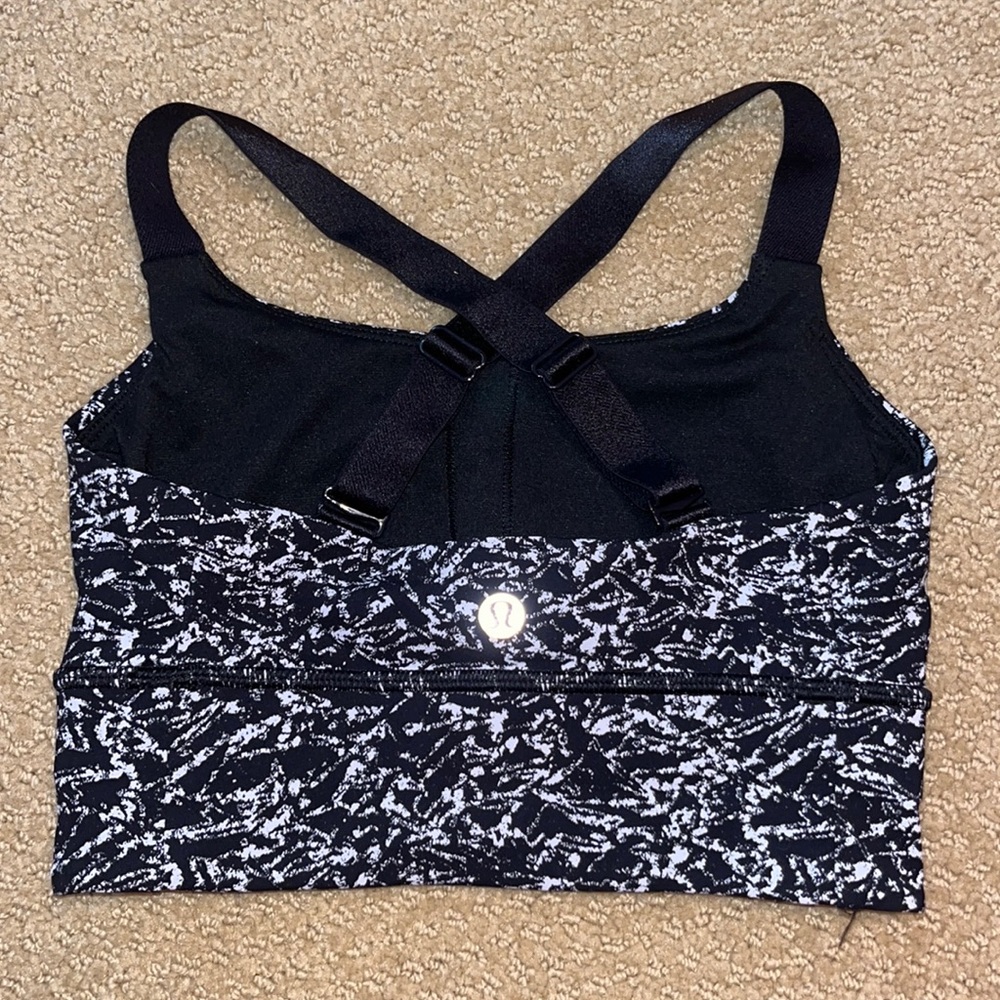 Lululemon sports bra